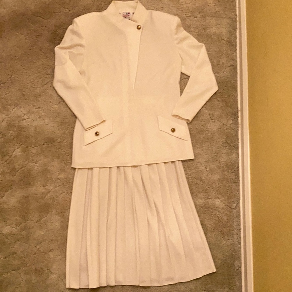 1980s white vintage suit by Caron of Chicago!